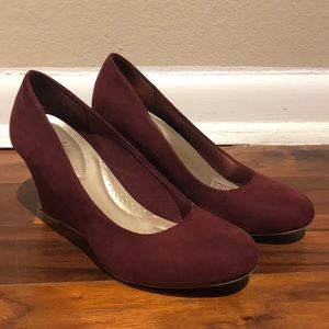 Maroon Wedges